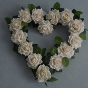 Wreath with artificial ivory roses