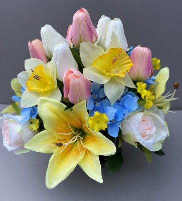 Cemetery pot with yellow lilies and tulips